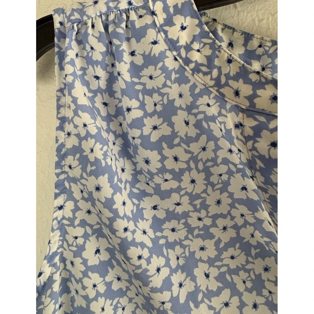 J Crew Womens Shirt Adult Size Small Blue Floral Sleeveless Button Placket